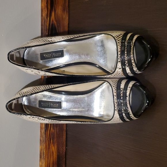 White house black market heels - Picture 2 of 3